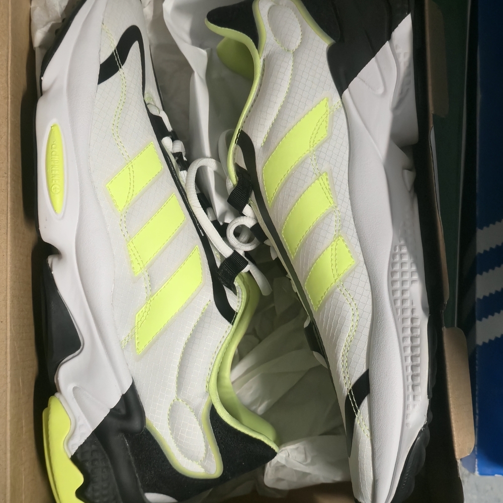 Adidas Ozweego Men's White and Neon Green Sneakers Sz 8.5 W/matching Hat